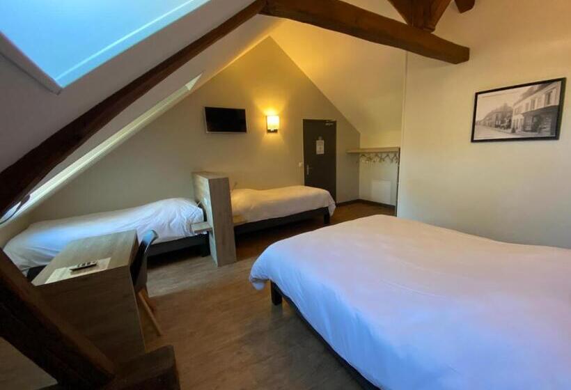 Четырехместный Номер Стандарт, Logis   Hôtel Saint Nicolas