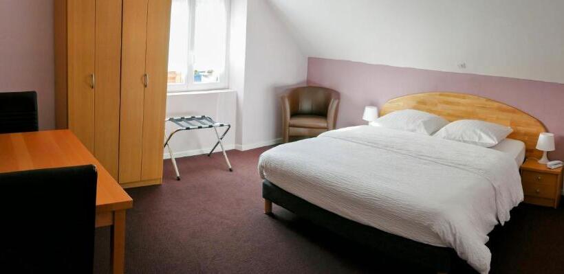 غرفة قياسية, Restaurant Collin