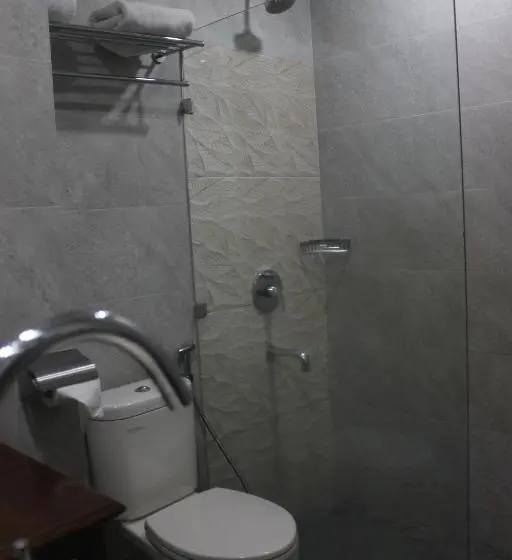 Cameră Deluxe, Onih