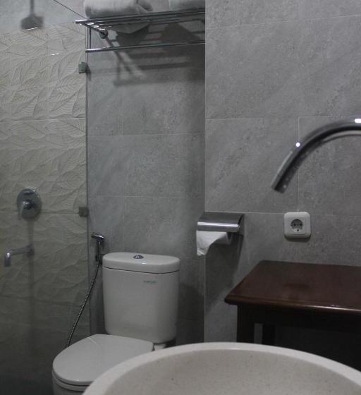 Номер Deluxe, Onih