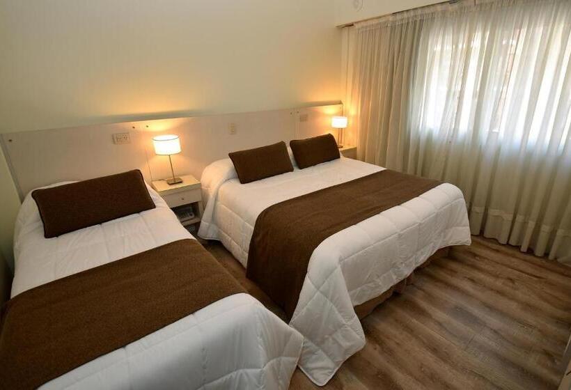 标准三人间, Gran Hotel Skorpios