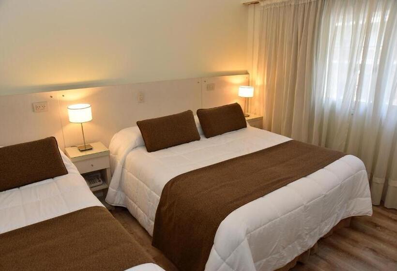 标准三人间, Gran Hotel Skorpios