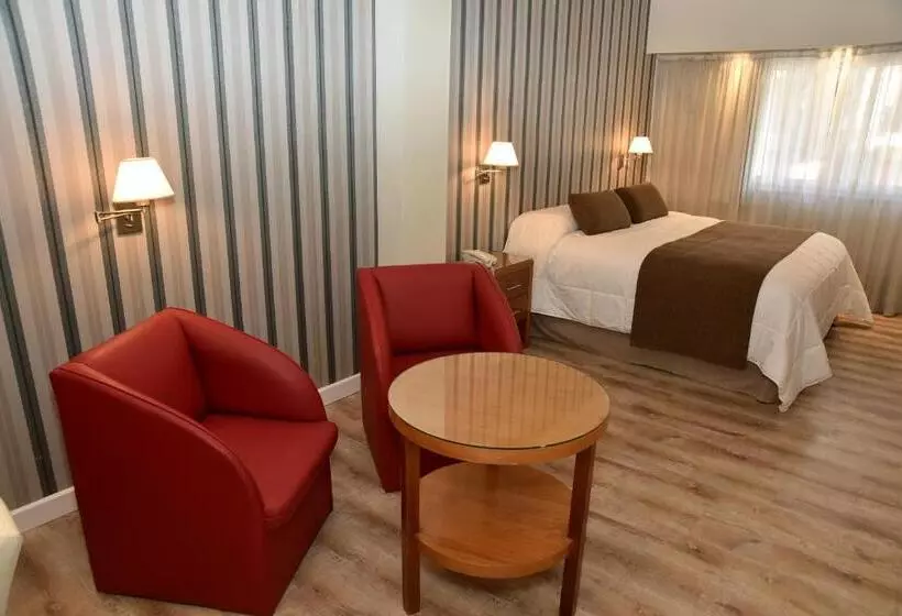سوییت لوکس, Gran Hotel Skorpios