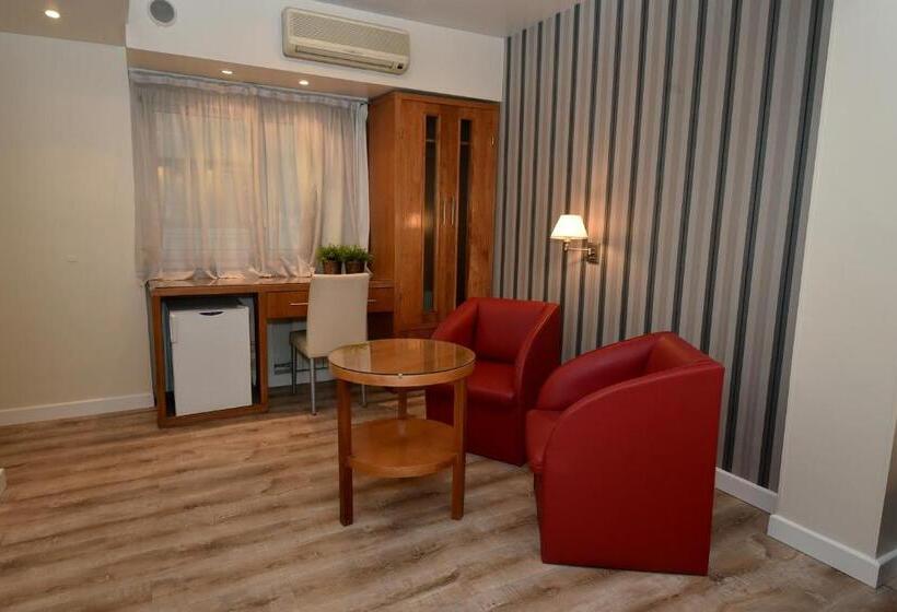 豪华套房, Gran Hotel Skorpios