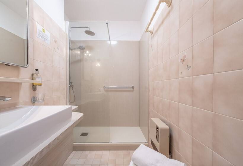 חדר סופריור, Aux Tauzins