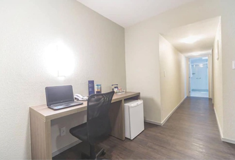 חדר משפחתי, Castelmar