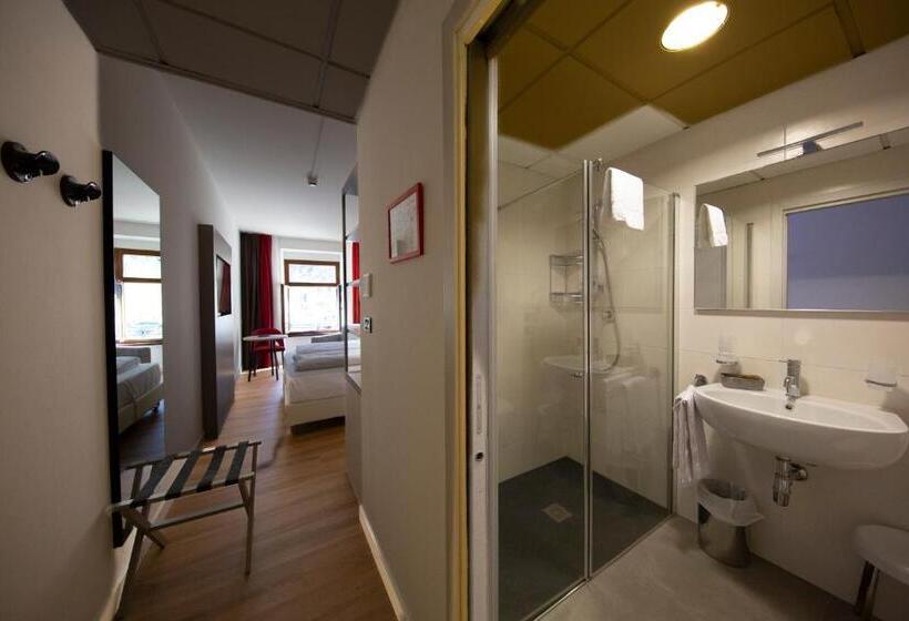 غرفة عائلية, Centrale