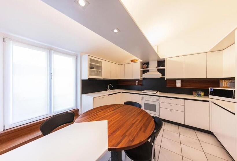 شقة بغرفة نوم واحدة, Centrale