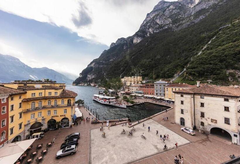 1 Bedroom Apartment Lake View, Centrale