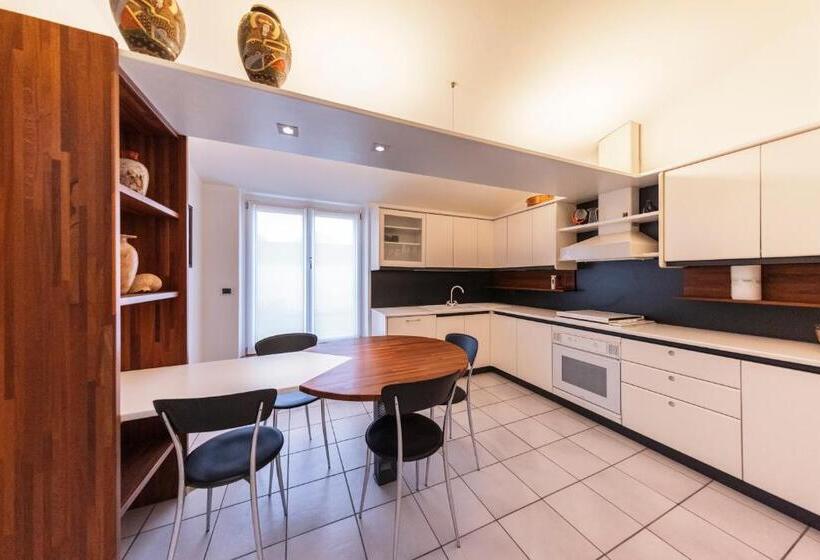 شقة بغرفة نوم واحدة, Centrale