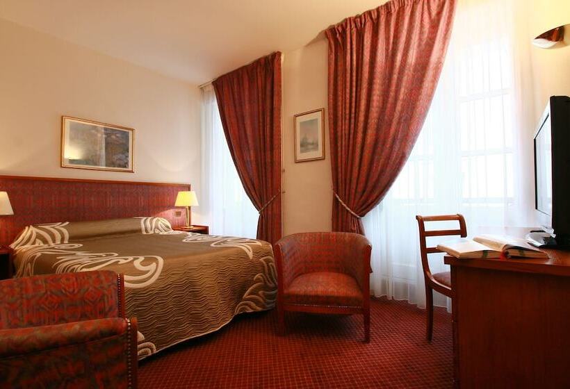 Номер Стандарт, D Etigny