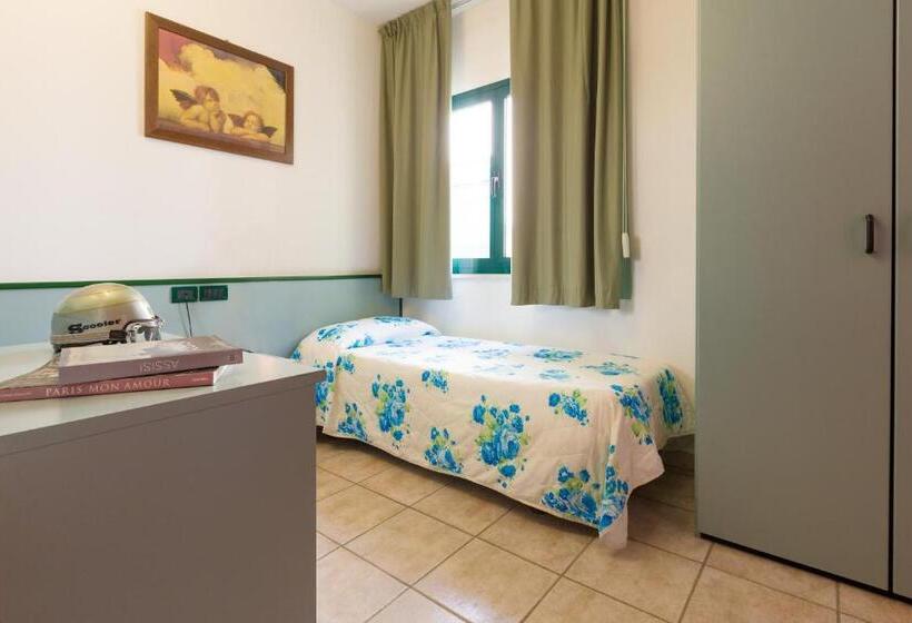 Номер Стандарт Индивидуальный, Franco Antonelli