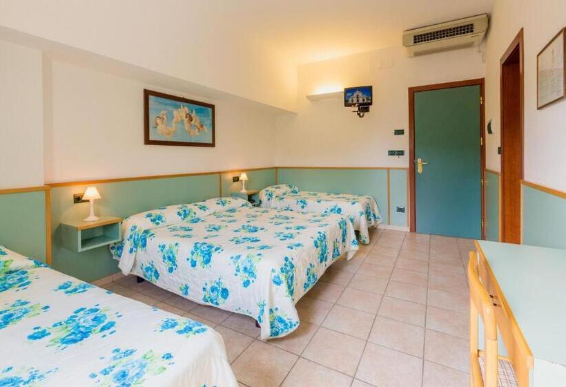 Четырехместный Номер Стандарт, Franco Antonelli