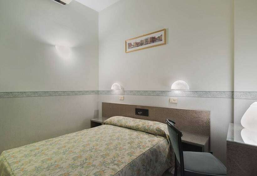 经典四人房间, Garibaldi