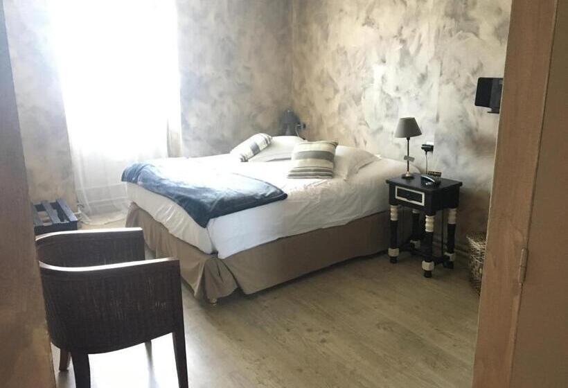 Номер Стандарт, Logis Hôtel Restaurant Le Lascaux