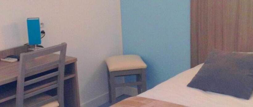 חדר סטנדרט לשלושה, Hôtel Restaurant L Evidence