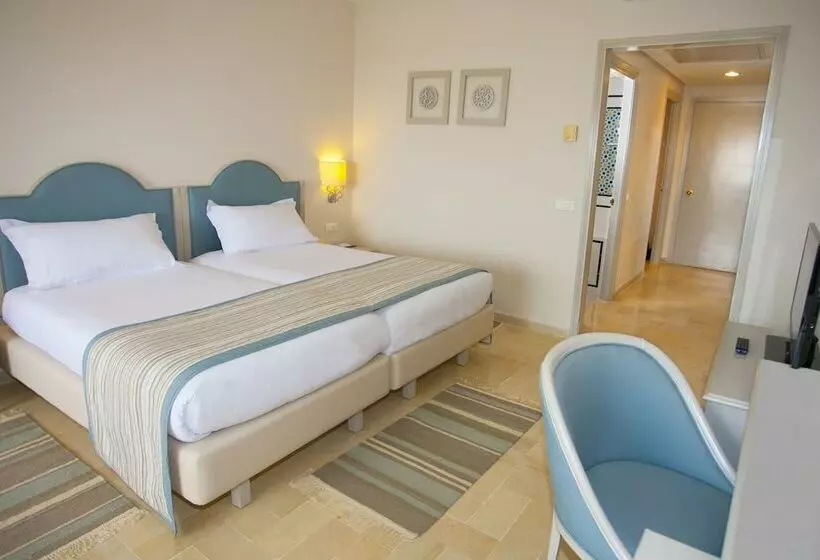 اتاق استاندارد با چشم‌انداز باغ, Iberostar Waves Averroes