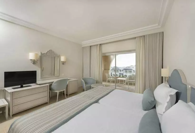 اتاق استاندارد با چشم‌انداز باغ, Iberostar Waves Averroes