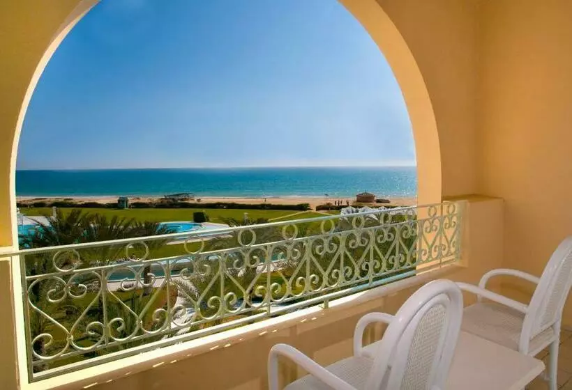 اتاق استاندارد با چشم‌انداز دریا, Iberostar Waves Averroes