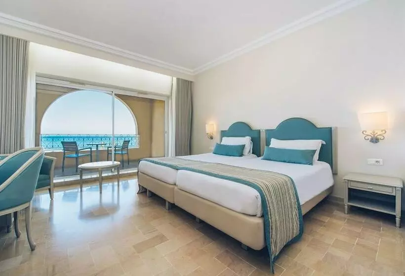 اتاق استاندارد با چشم‌انداز دریا, Iberostar Waves Averroes