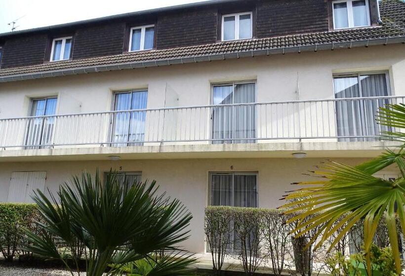 标准三人间, Le Vauban