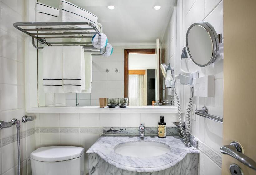 اتاق لوکس با تخت بزرگ, Melia Jardim Europa