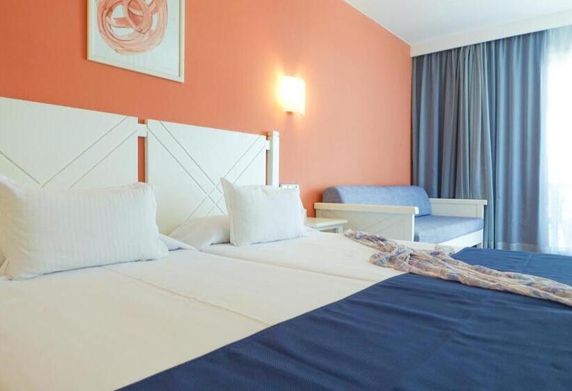 带阳台的三人标准间, Na Forana