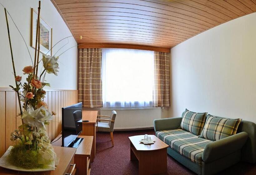 جناح عائلي, Horsky Hotel Mnich