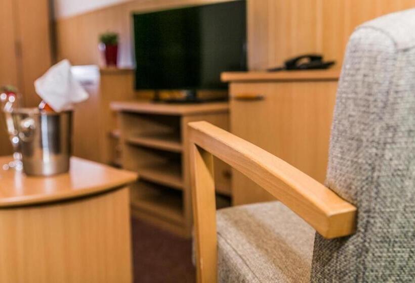 جناح عائلي, Horsky Hotel Mnich