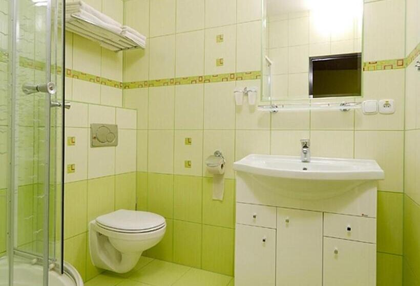 جناح عائلي, Horsky Hotel Mnich