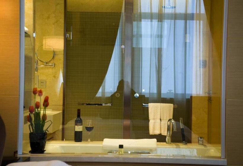 Номер Стандарт, Yangzhong Firth Jinling Grand