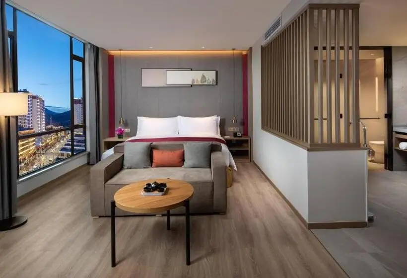 キングサイズベッドのスイートルーム, Holiday Inn Batang, An Ihg