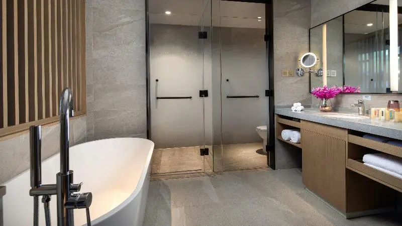 キングサイズベッドのスイートルーム, Holiday Inn Batang, An Ihg