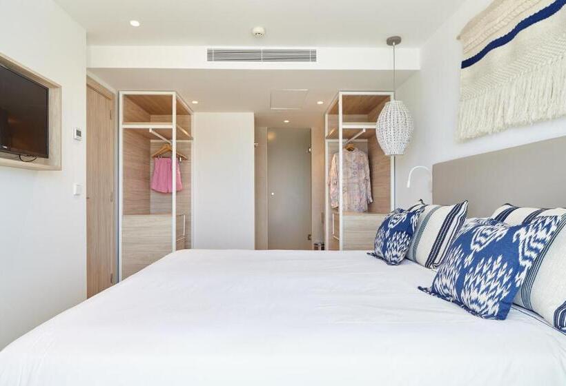 2 Bedrooms Suite Sea View, Can Salia