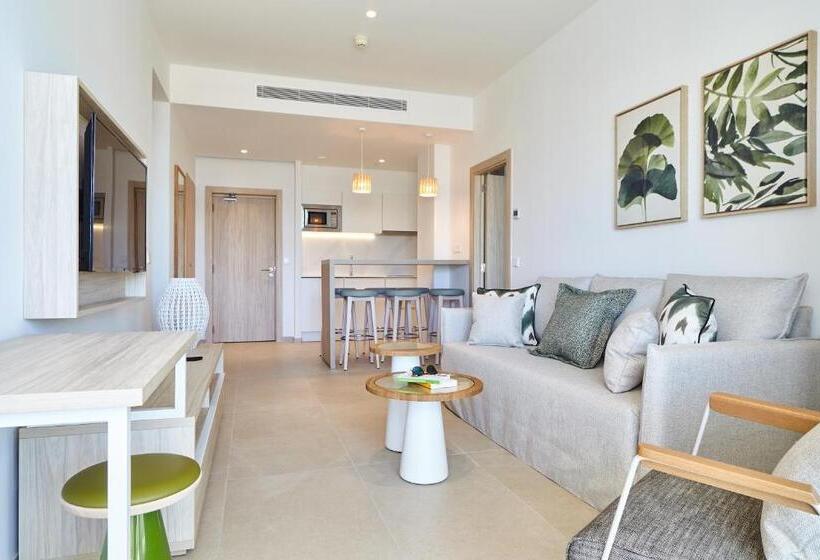 2 Bedrooms Suite Sea View, Can Salia