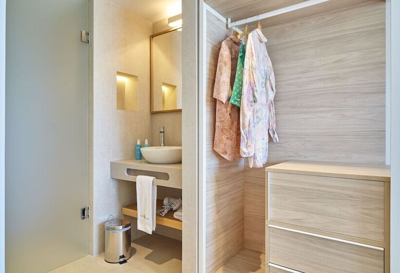 2 Bedrooms Suite Sea View, Can Salia