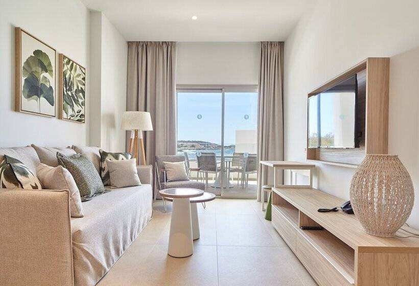 2 Bedrooms Suite Sea View, Can Salia