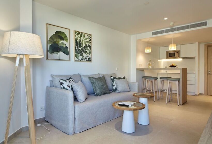 2 Bedrooms Suite Sea View, Can Salia