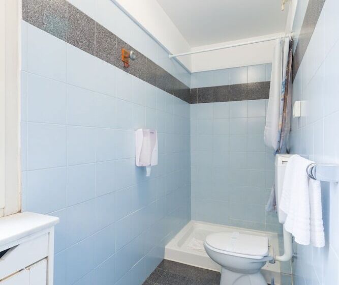 غرفة قياسية ثلاثية, Castello