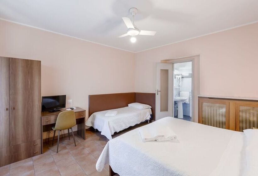 غرفة قياسية ثلاثية, Castello