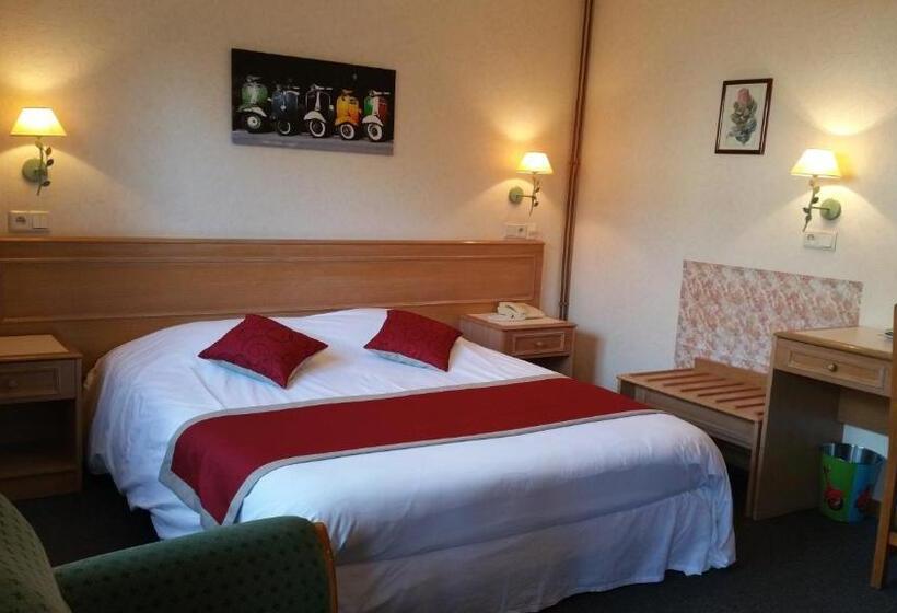 غرفة قياسية, Logis   Hotel Restaurant La Sapinière