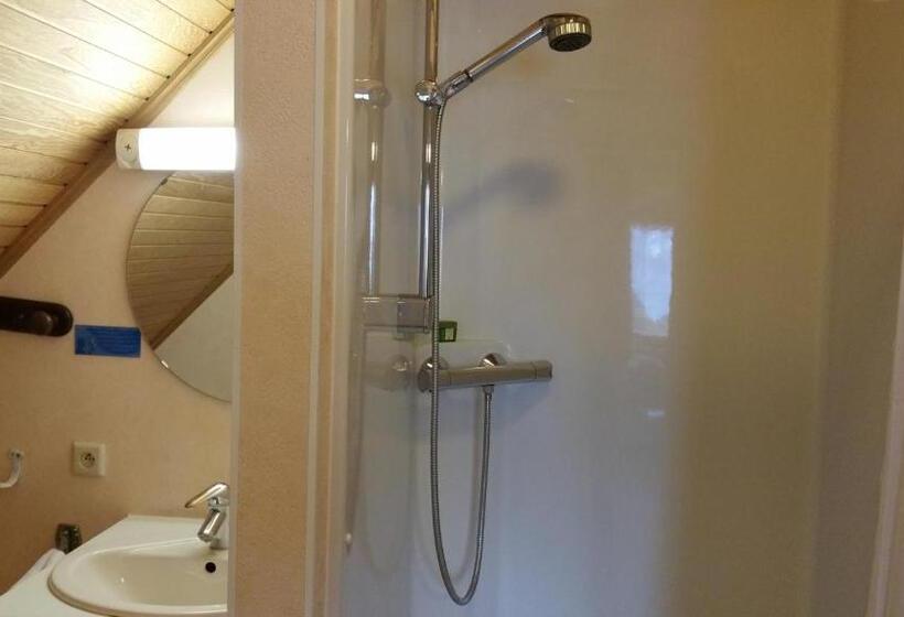 标准三人间, Logis Hotel Restaurant La Sapinière