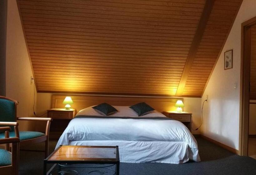 Номер Стандарт Трехместный, Logis   Hotel Restaurant La Sapinière