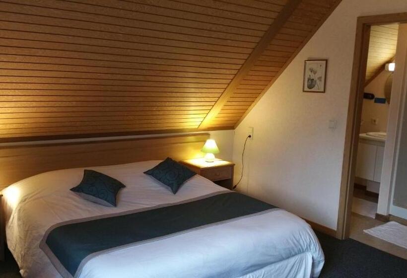 חדר סטנדרט לשלושה, Logis   Hotel Restaurant La Sapinière