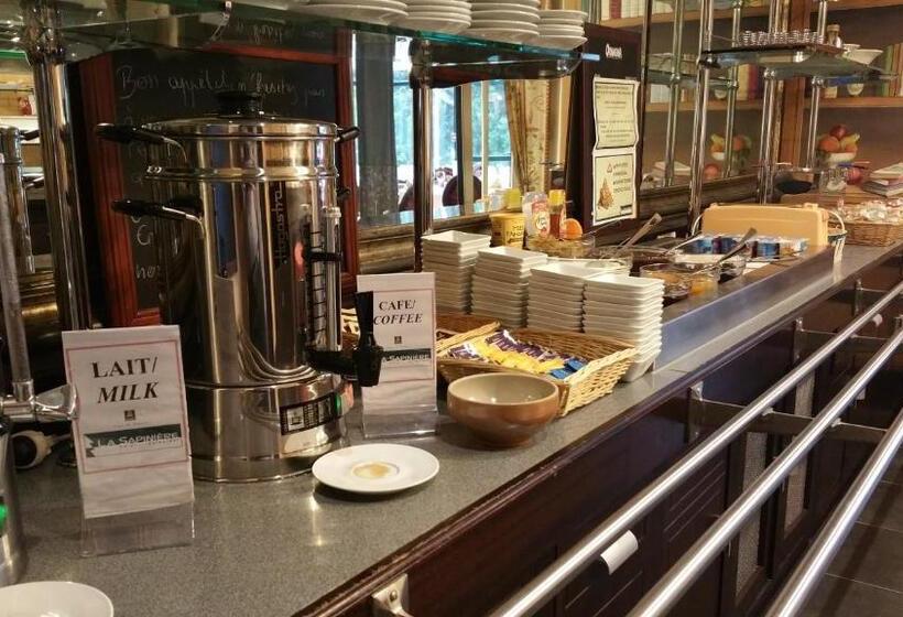 Номер Стандарт Трехместный, Logis   Hotel Restaurant La Sapinière
