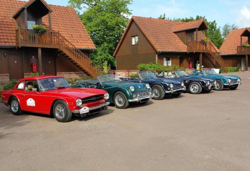 带双人床的标准工作室, Logis Hotel Restaurant La Sapinière