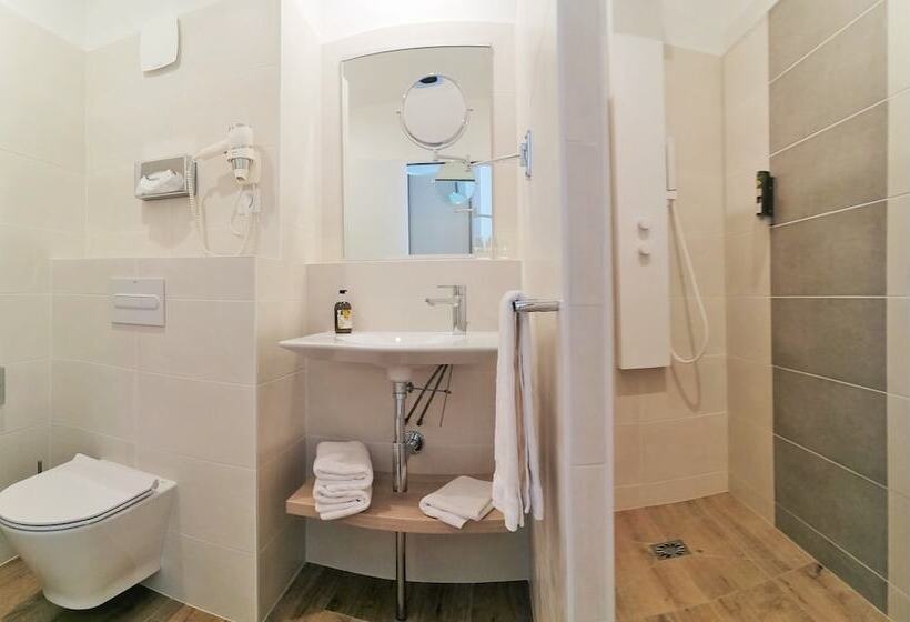 חדר סטנדרט, Logis Hôtel Restaurant Le Chêne Vert