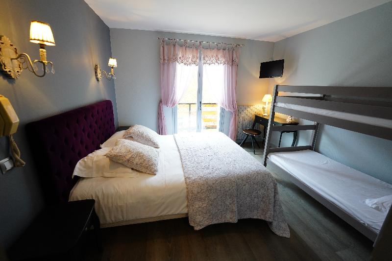 Четырехместный Номер Стандарт, Logis Hôtel Le Griou