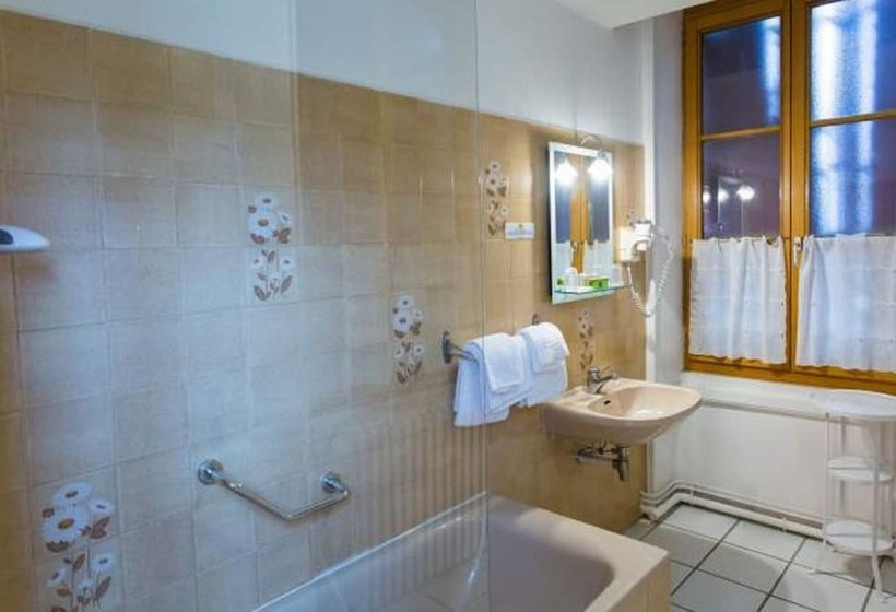 Номер Стандарт Трехместный, Logis Hostellerie Bressane