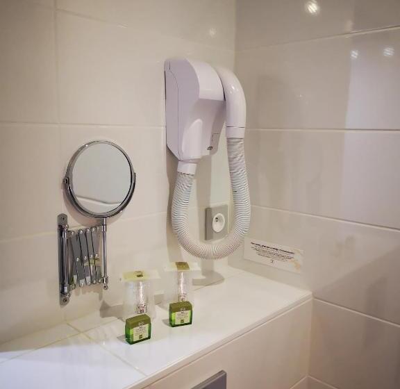 Апартаменты с 1 спальней, смежные, Logis Hôtel La Grassinais Saint Malo